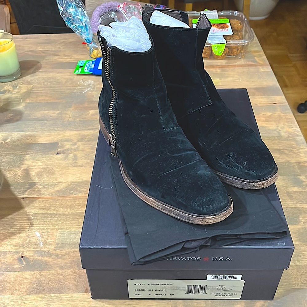 Great shape John Varvatos Chelsea velvet-Finish boots